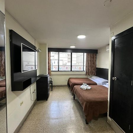 グアヤキルResidencia Terrerosアパートメント エクステリア 写真