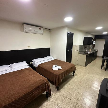 グアヤキルResidencia Terrerosアパートメント エクステリア 写真