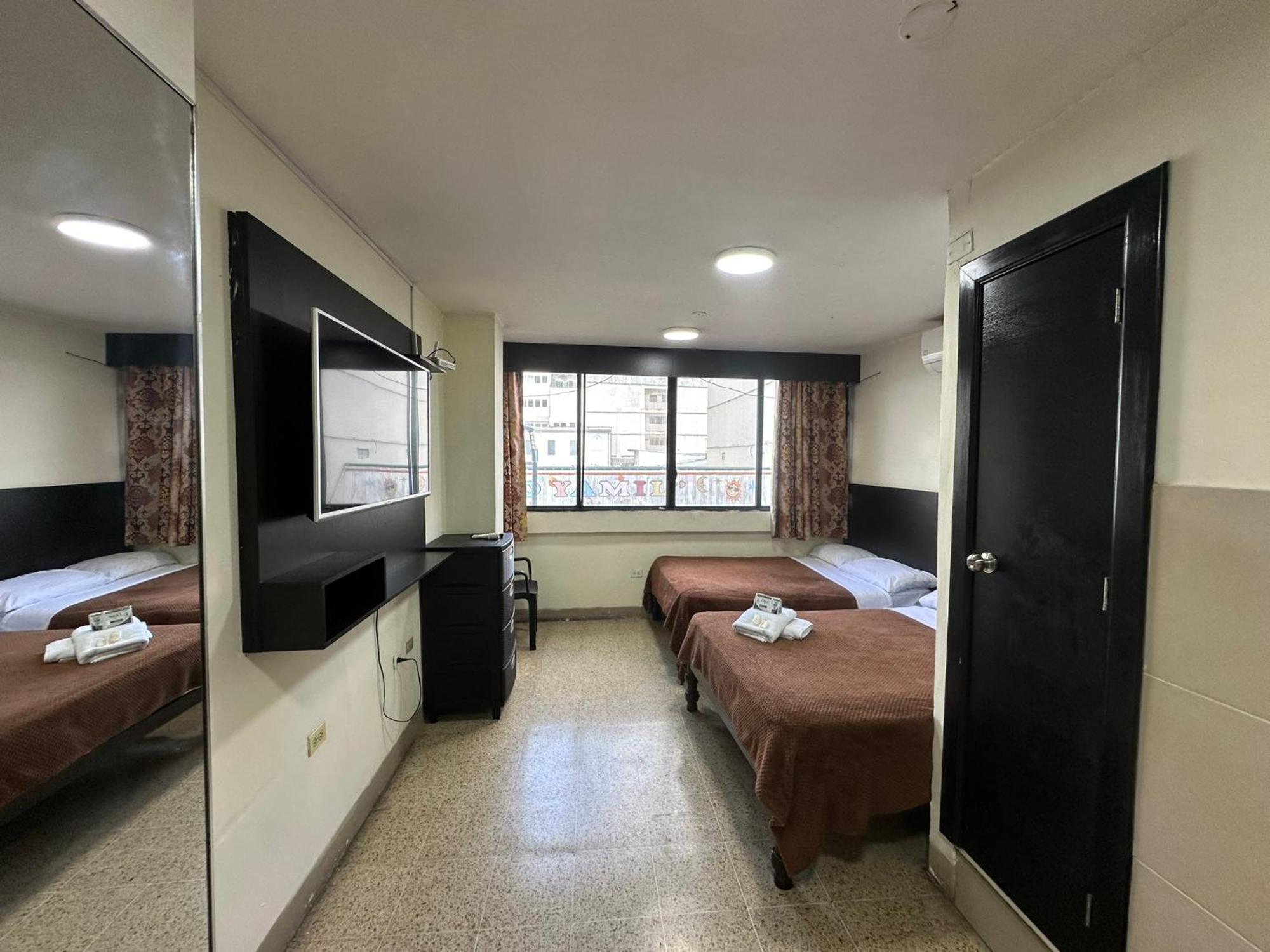グアヤキルResidencia Terrerosアパートメント エクステリア 写真